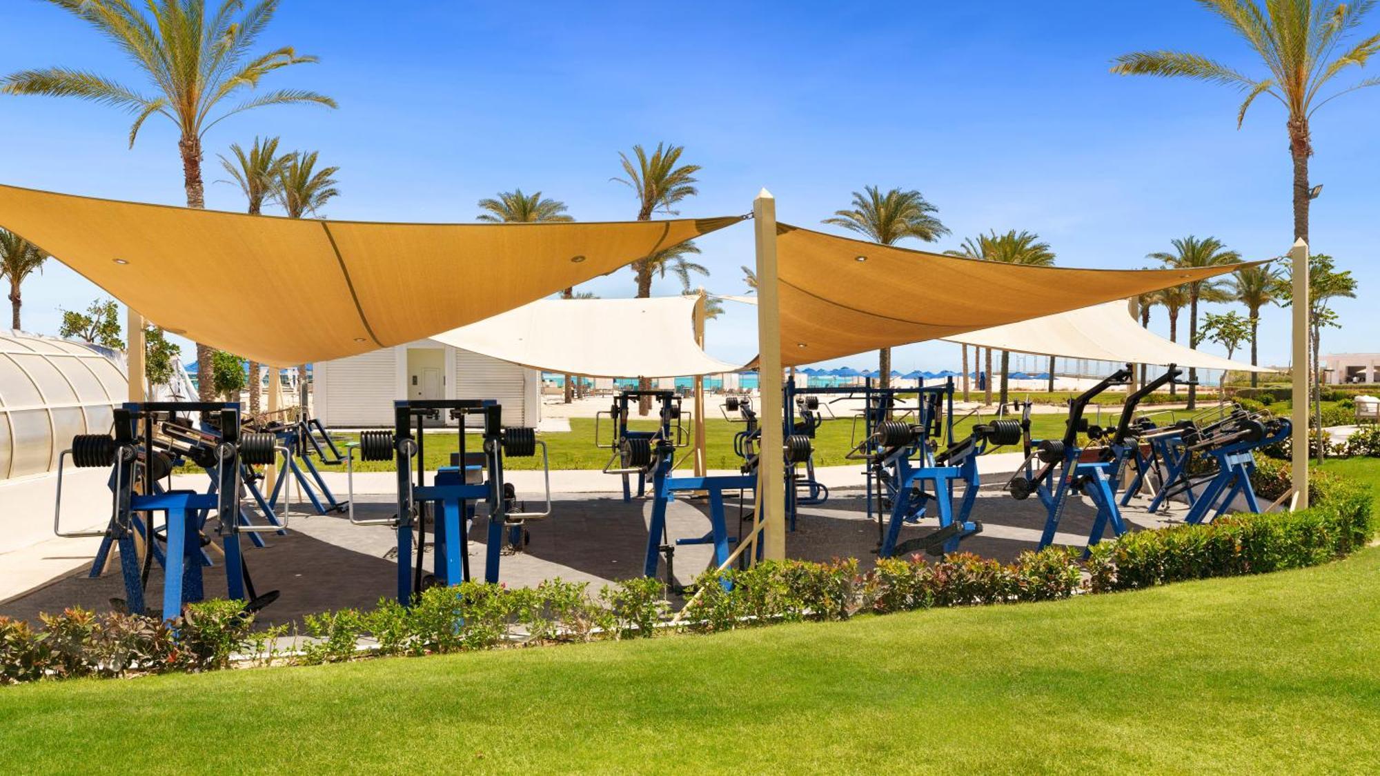 Rixos Premium Alamein El Alamein Exterior foto The outdoor gym at the resort